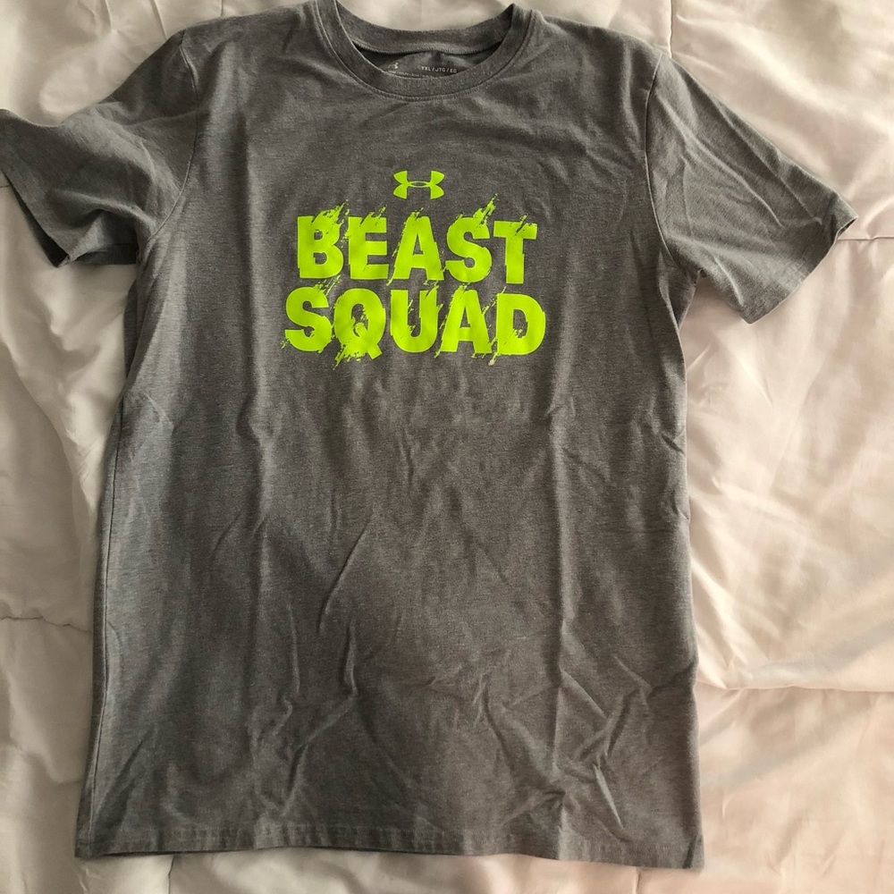 GREAT CONDITION BOYS UNDER ARMOUR TSHIRT.